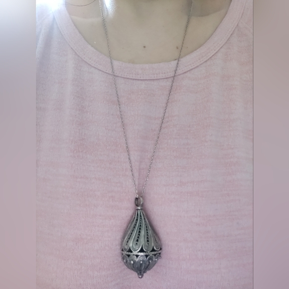 Vintage Silver Filigree Lantern Shaped Pendant Ambergris Amulet Necklace - Picture 16 of 16